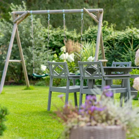 Pod Sosnami - Maly Dom