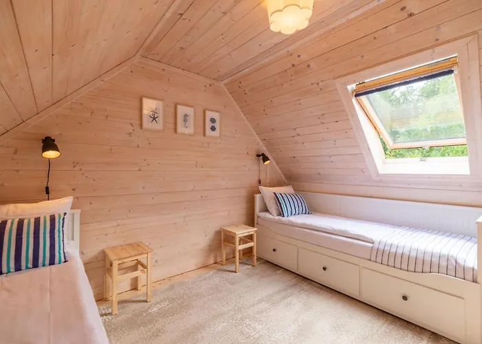 Pod Sosnami - Maly Dom بيت للعطل